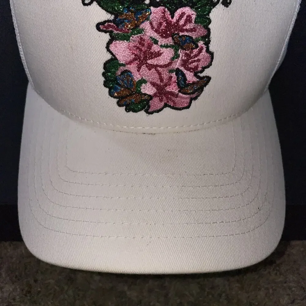 Trucker Hat Self Discover in White